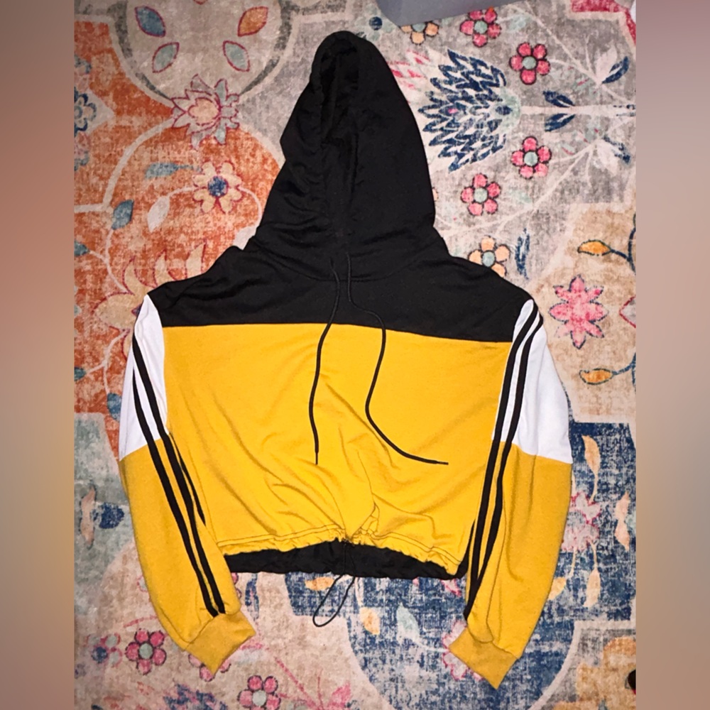 Women's Size Medium Cropped Hoodie
